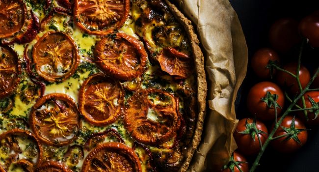 tomato pie with thyme and lemon mustard